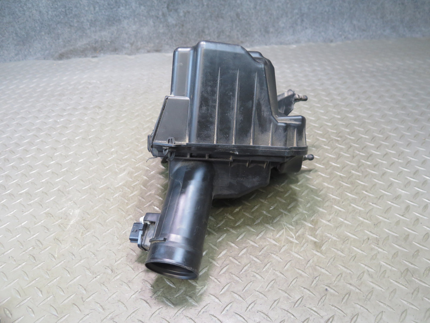 09-20 Nissan Z34 370Z Left Air Intake Cleaner Filter Box w MAF Sensor OEM