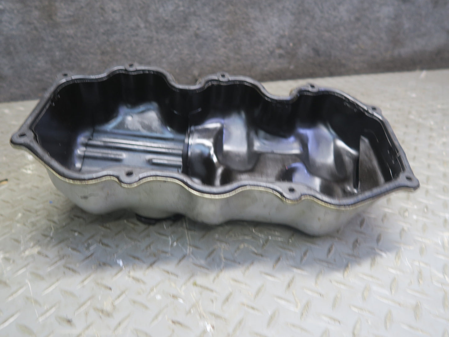 84-86 Nissan Z31 300ZX NA Engine Right Cylinder Head Valve Cover OEM