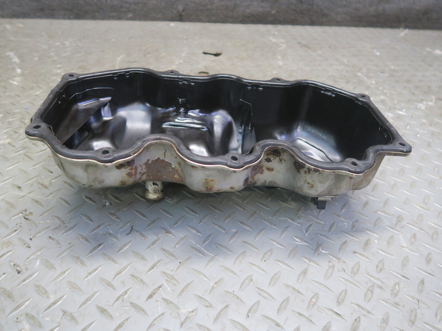 84-86 Nissan Z31 300ZX NA Engine Right Cylinder Head Valve Cover OEM