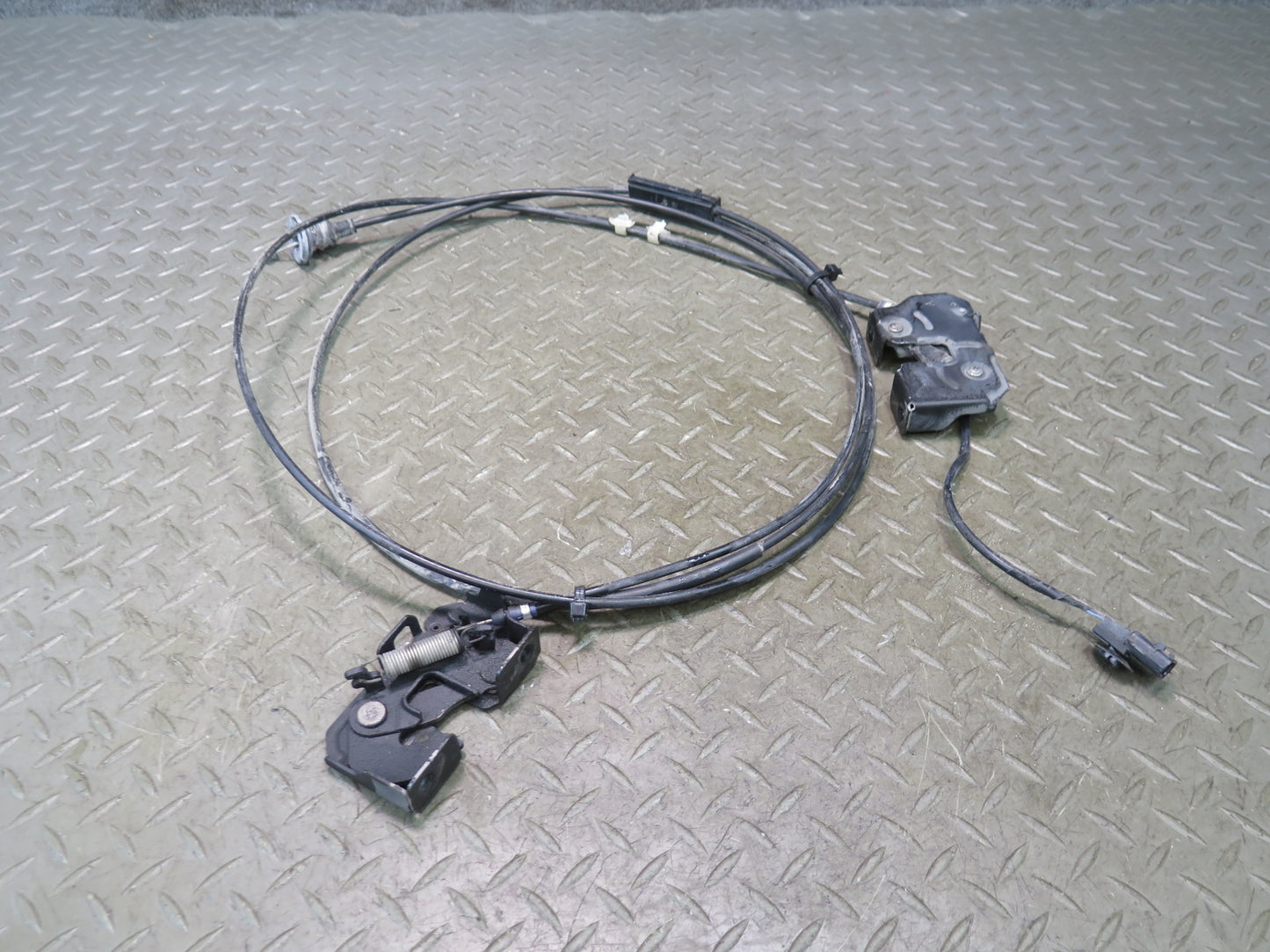 09-20 Nissan Z34 370Z Front Left & Right Hood Lock Latch Release Cable Set OEM