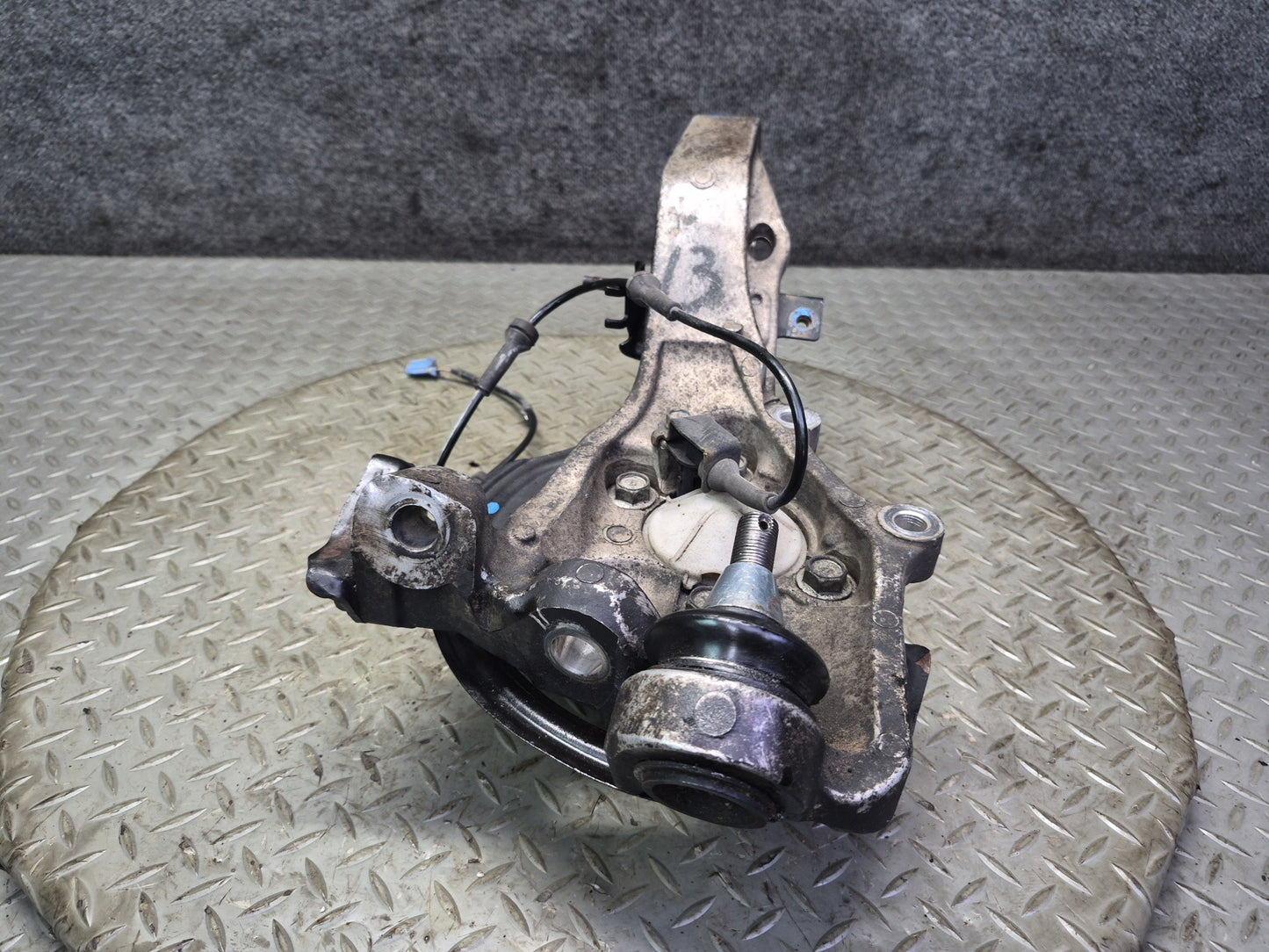 05-09 Nissan 350Z Z33 Front Left Spindle Knuckle Wheel Hub Bearing OEM