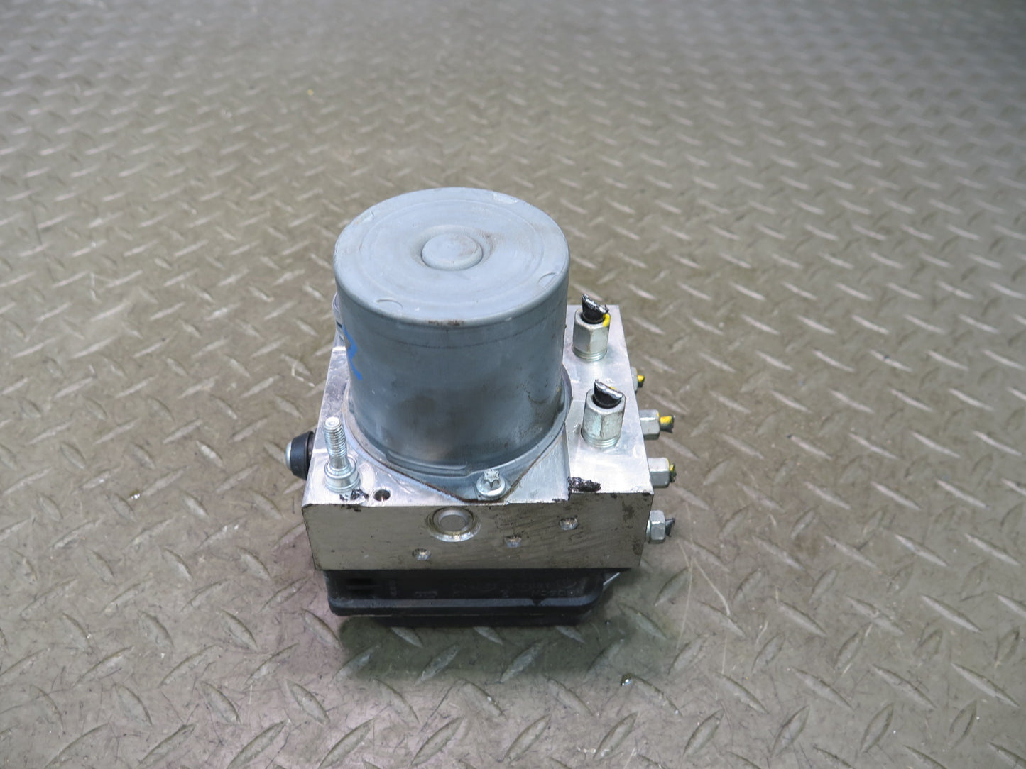 15-20 Nissan Z34 370Z Anti Lock Brake ABS Pump  Module 47660-3GM0A OEM