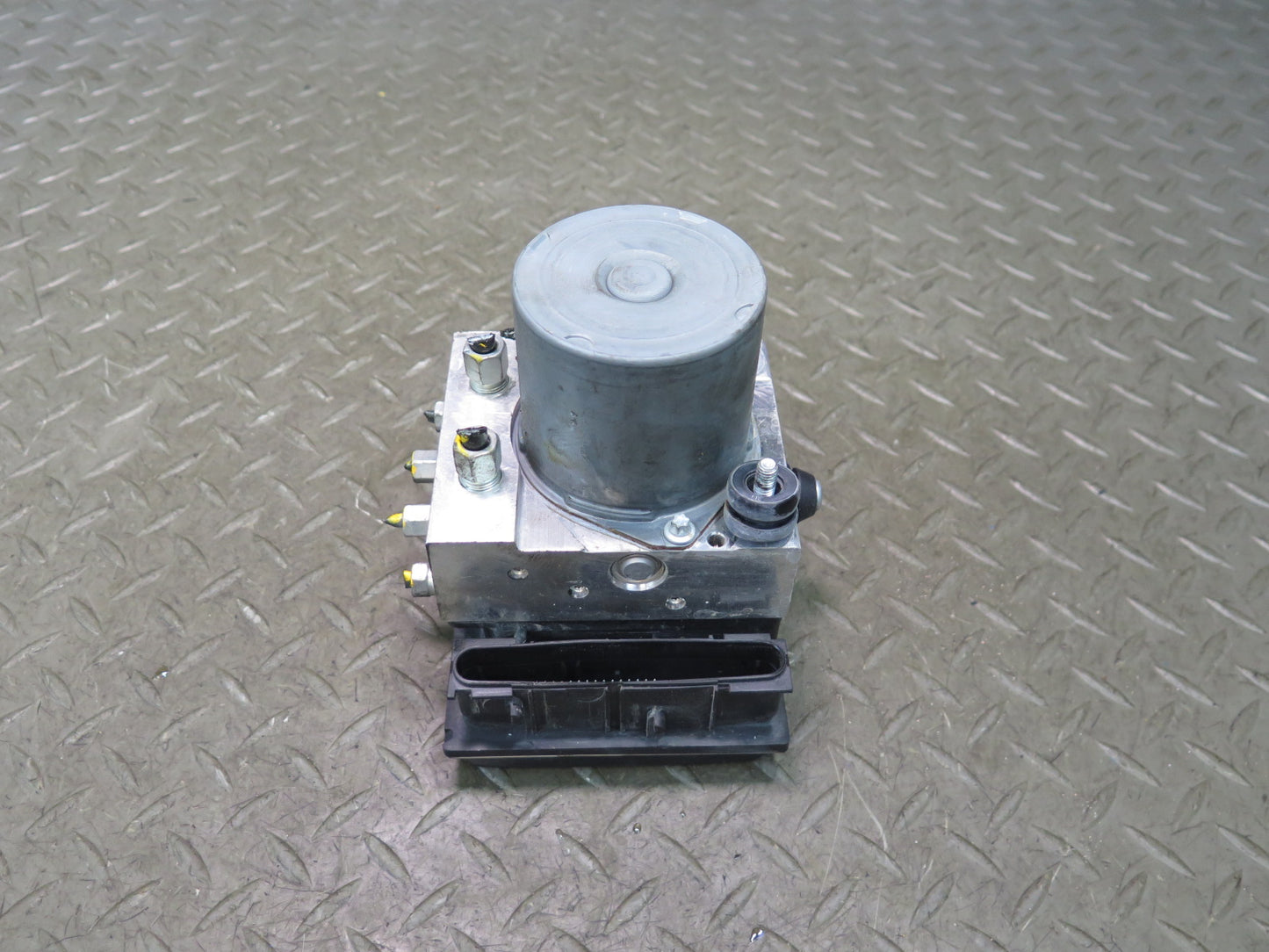 15-20 Nissan Z34 370Z Anti Lock Brake ABS Pump  Module 47660-3GM0A OEM