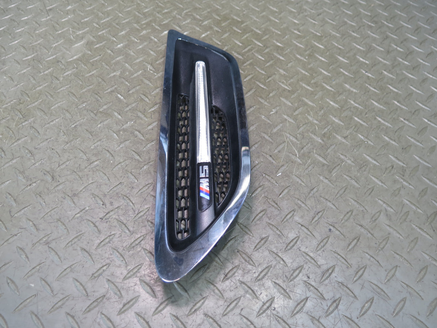 2012-2016 BMW F10 M5 Front Left Fender Turn Signal Light Lamp 7903879