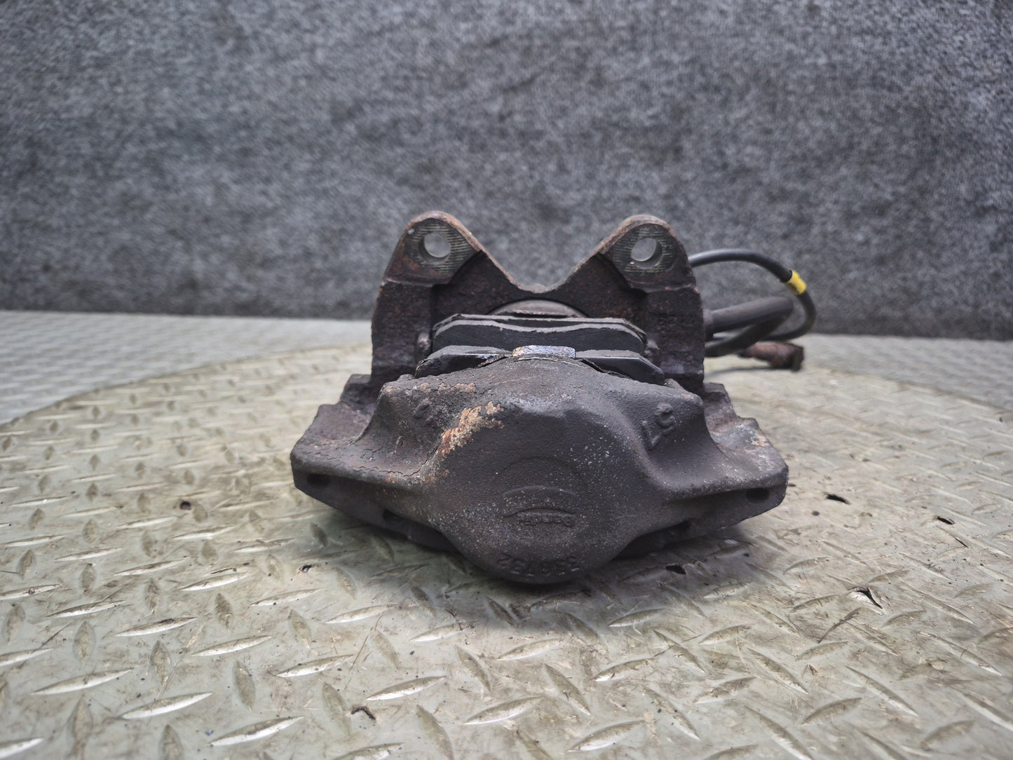 86-91 Mercedes W126 560SEL Set of 2 Front Left & Right Brake Caliper 107K OEM