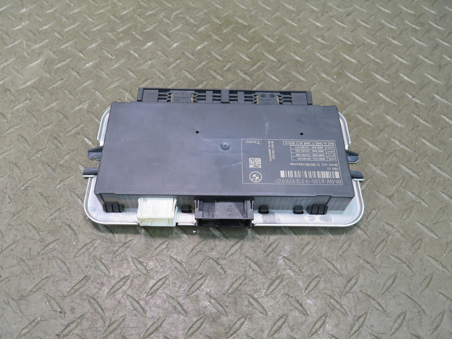 2011-2016 BMW F10 M5 FRM III Footwell Light Control Module 9313929