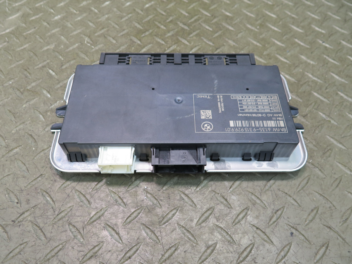 2011-2016 BMW F10 M5 FRM III Footwell Light Control Module 9313929