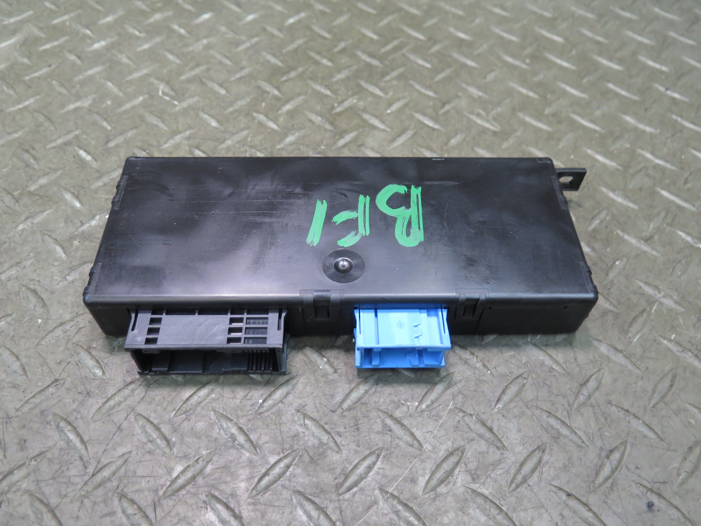 2011-2016 BMW F07 F10 F11 M5 Central Gateway Control Module 9321878