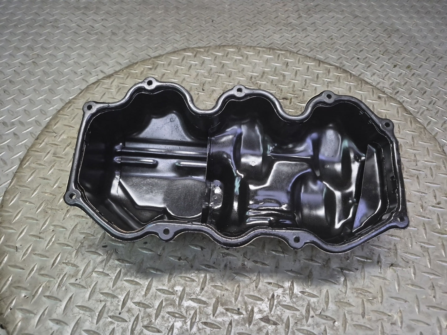 84-86 Nissan Z31 300ZX NA Engine Left Cylinder Head Valve Cover OEM