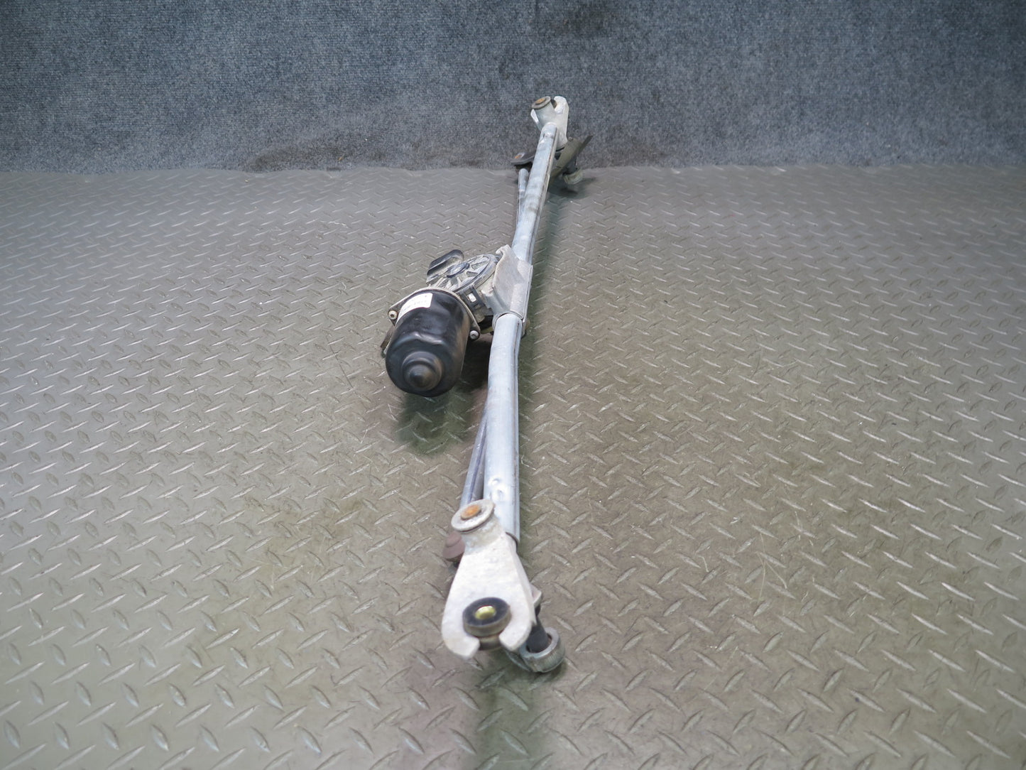 02-08 Dodge RAM 1500 DR Windshield Wiper Transmission  Linkkage w Motor
