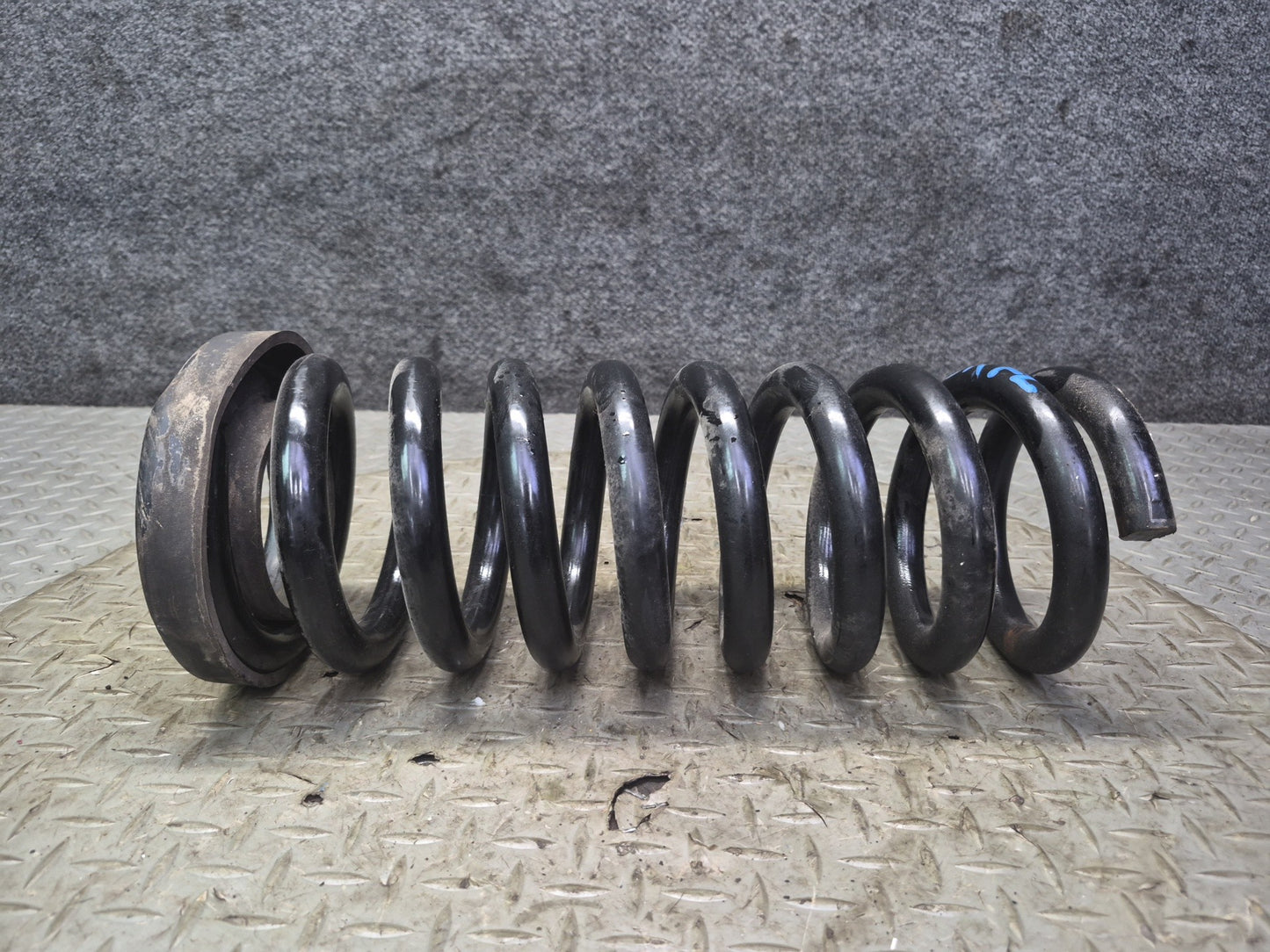 2005 Dodge RAM 1500 DR 2WD Front Left & Right Coil Spring Set of 2