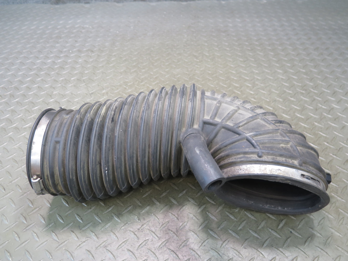 05-06 Dodge RAM SRT10 DR Air Intake Duct Tube Hose Line 05029461AA OEM