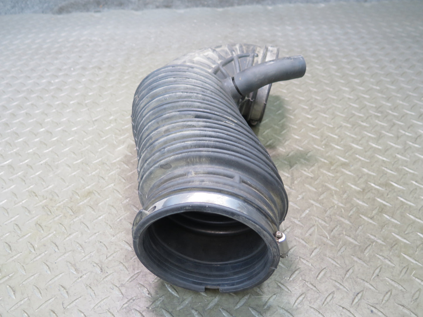 05-06 Dodge RAM SRT10 DR Air Intake Duct Tube Hose Line 05029461AA OEM