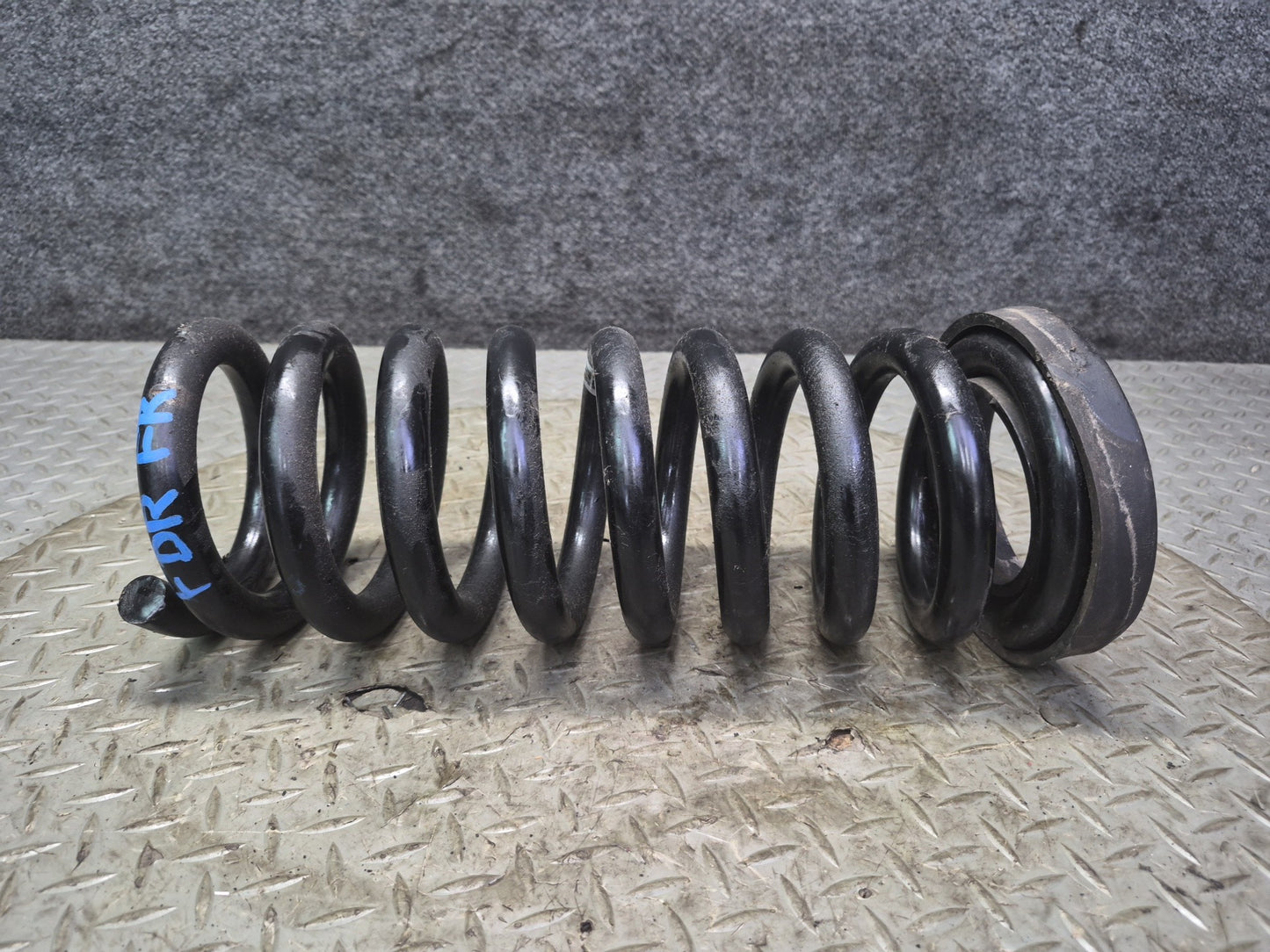 2005 Dodge RAM 1500 DR 2WD Front Left & Right Coil Spring Set of 2