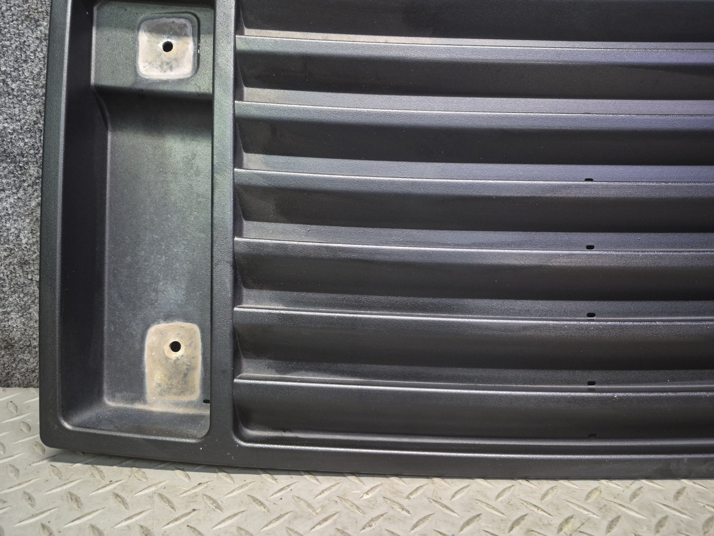 2003-2007 Hummer H2 Front Hood Bonnet Air Grille Louver Cover Panel 15063080