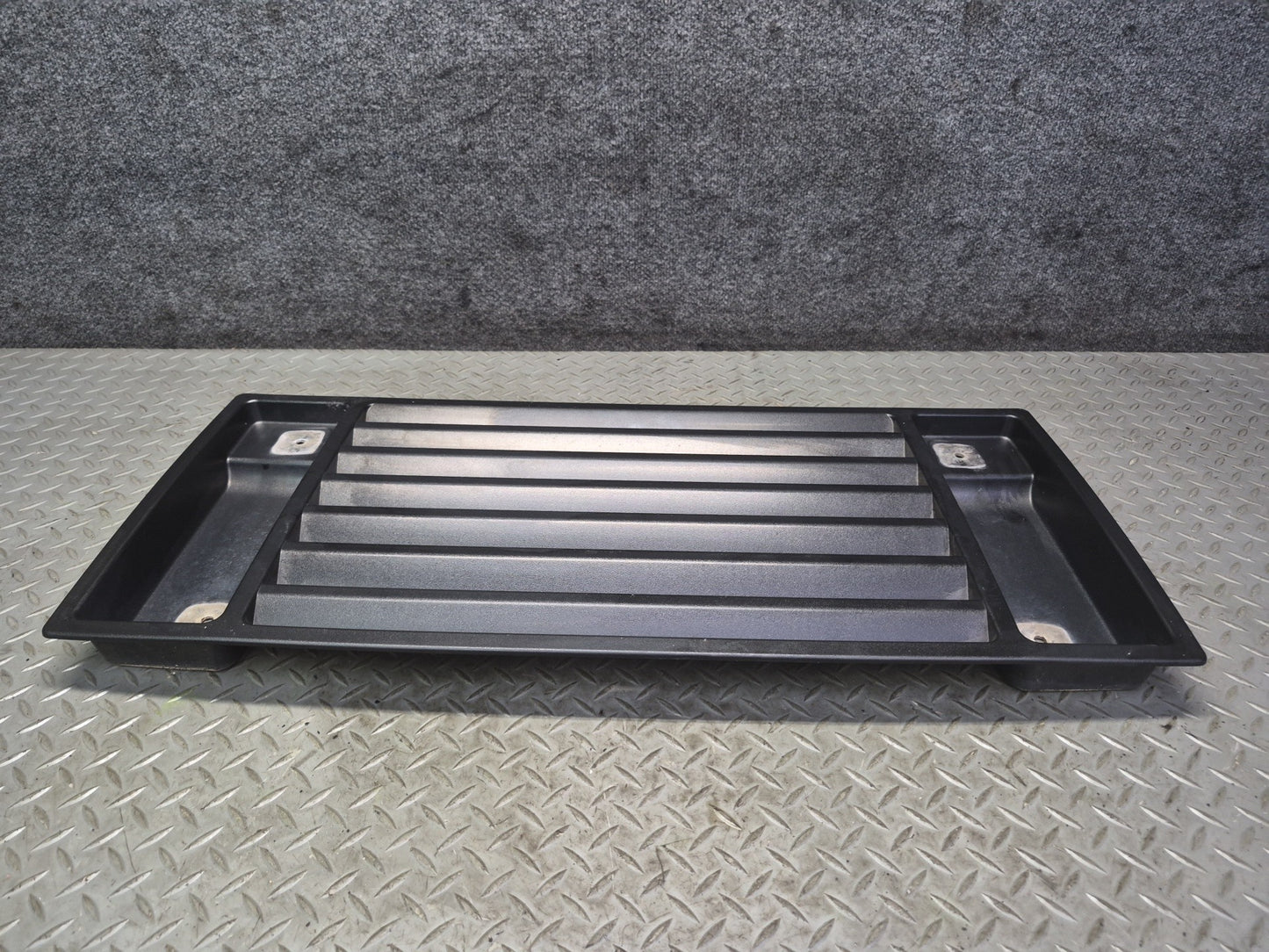 2003-2007 Hummer H2 Front Hood Bonnet Air Grille Louver Cover Panel 15063080