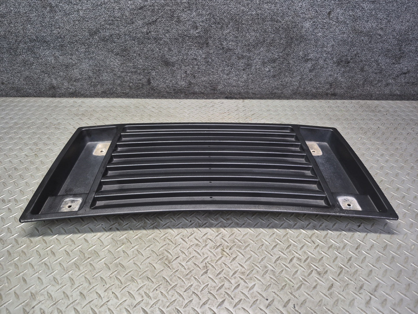 2003-2007 Hummer H2 Front Hood Bonnet Air Grille Louver Cover Panel 15063080