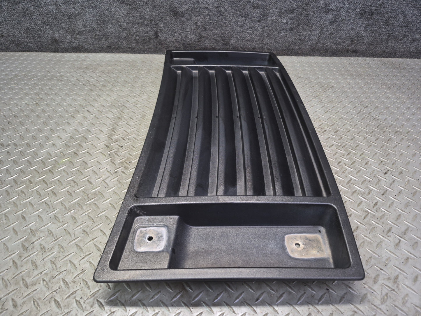 2003-2007 Hummer H2 Front Hood Bonnet Air Grille Louver Cover Panel 15063080