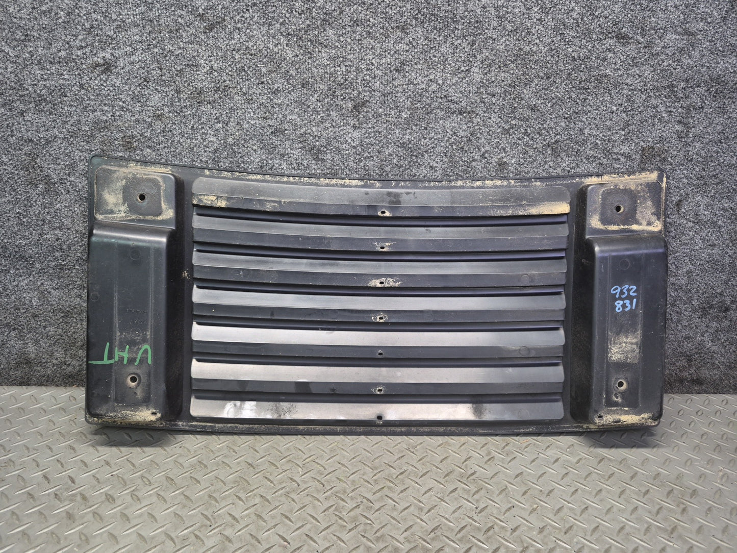 2003-2007 Hummer H2 Front Hood Bonnet Air Grille Louver Cover Panel 15063080