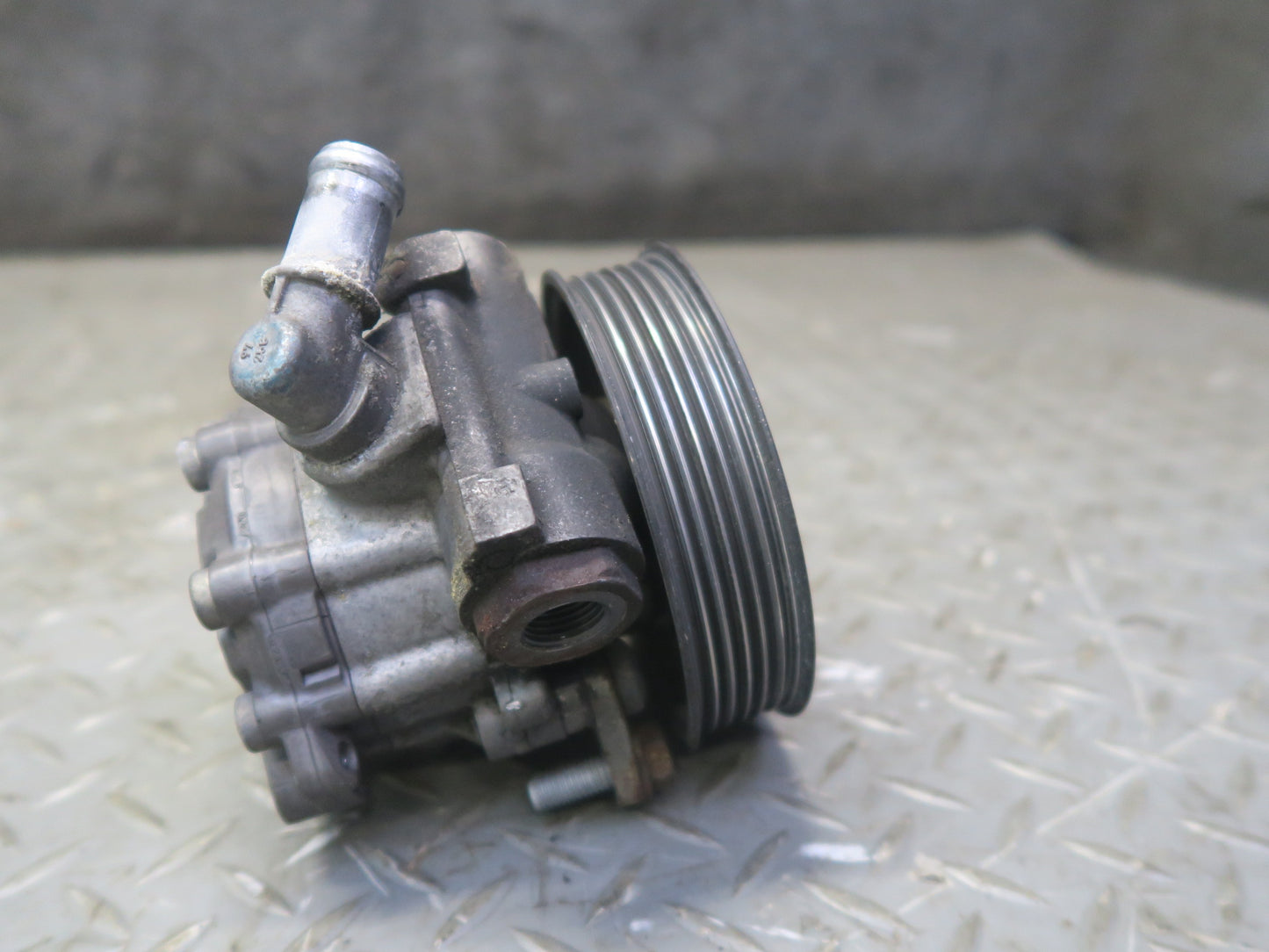 2006-2010 BMW E63 E64 M6 S85 Engine Power Steering Pump