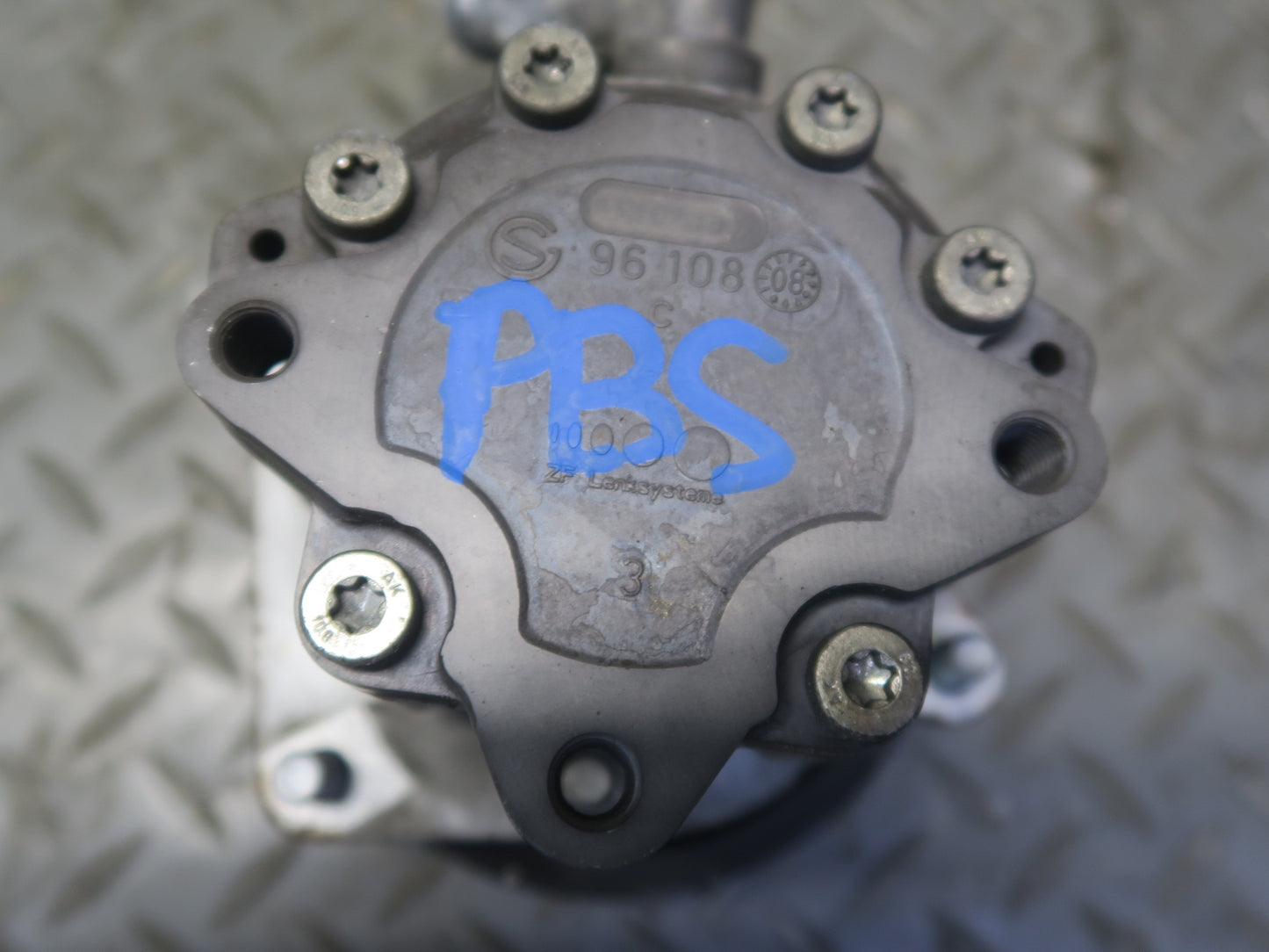 2006-2010 BMW E63 E64 M6 S85 Engine Power Steering Pump