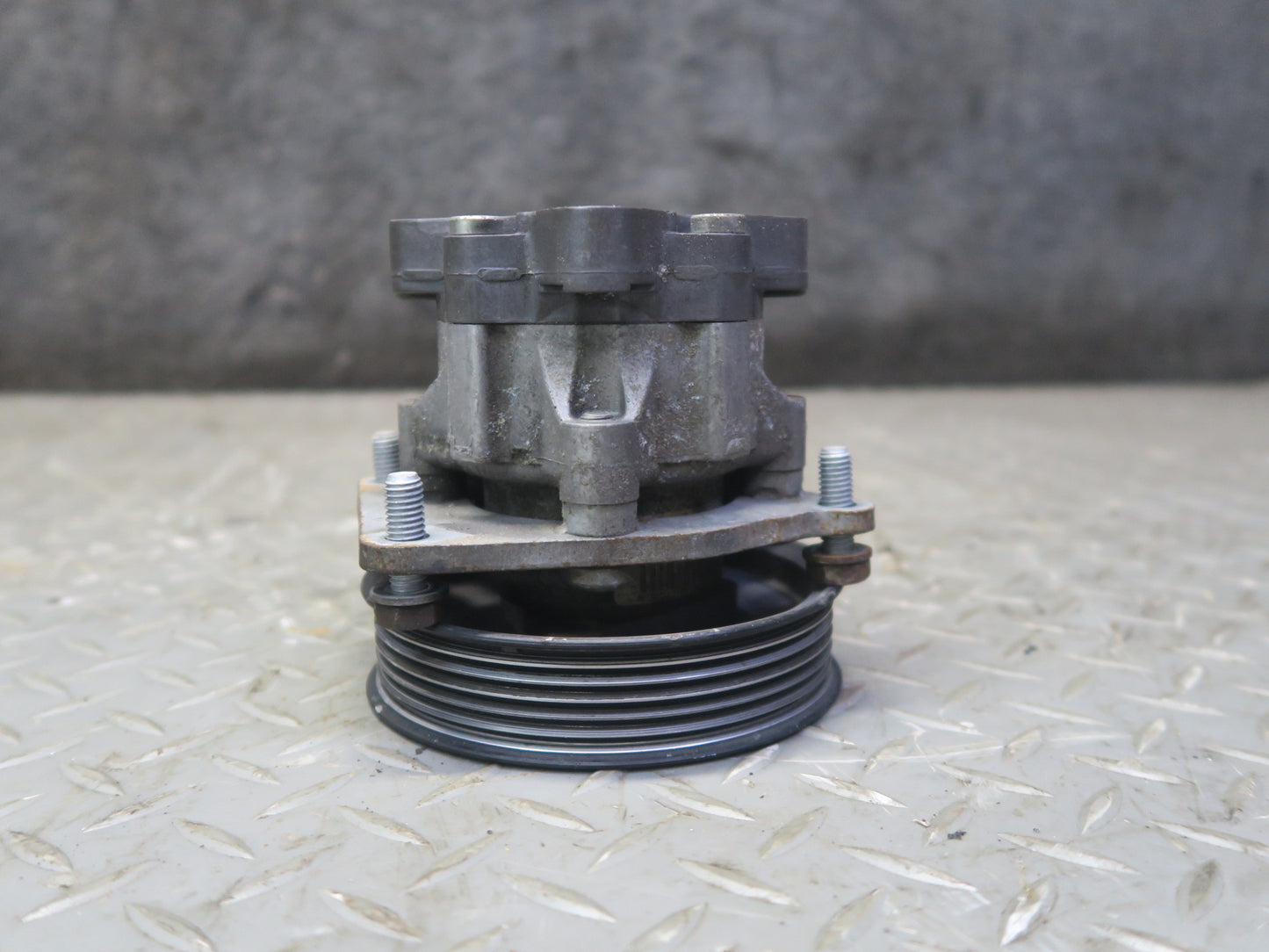 2006-2010 BMW E63 E64 M6 S85 Engine Power Steering Pump