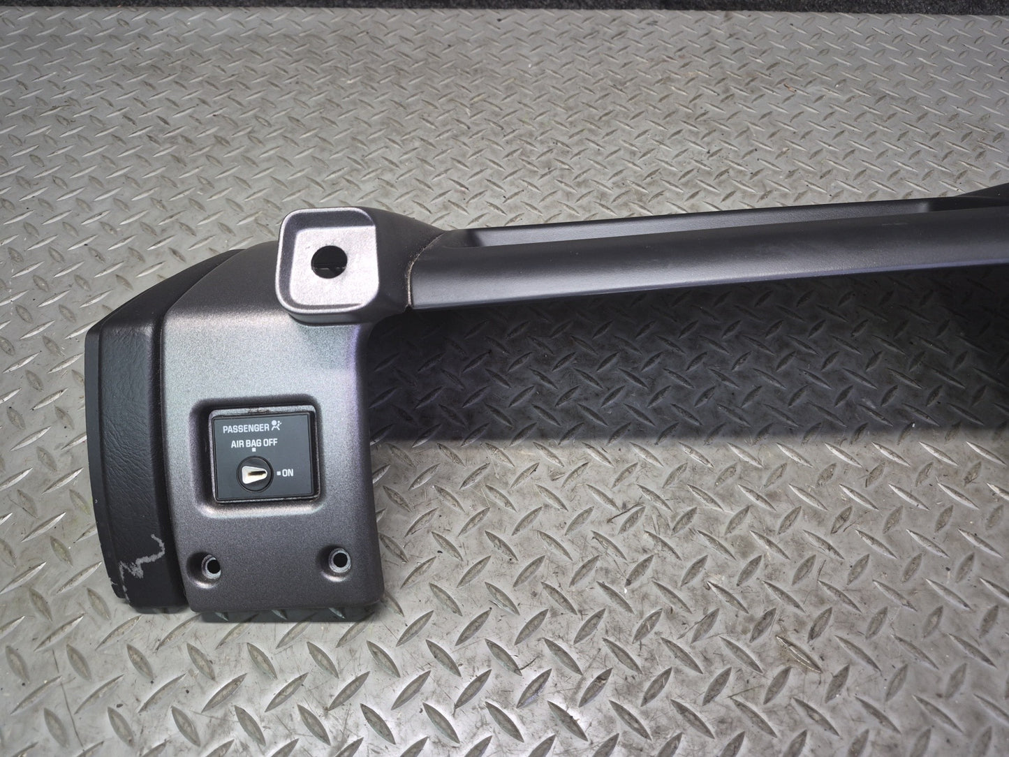 2003-2007 Hummer H2 Dash Front Right Trim Cover Panel w Air Vent 15177442