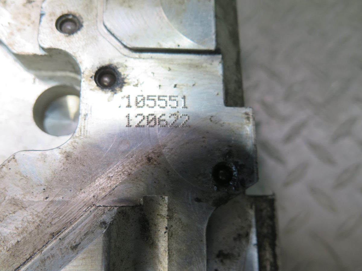 2012-2015 Mercedes X166 W166 Ml-class Front Hydraulic Suspension Control Valve