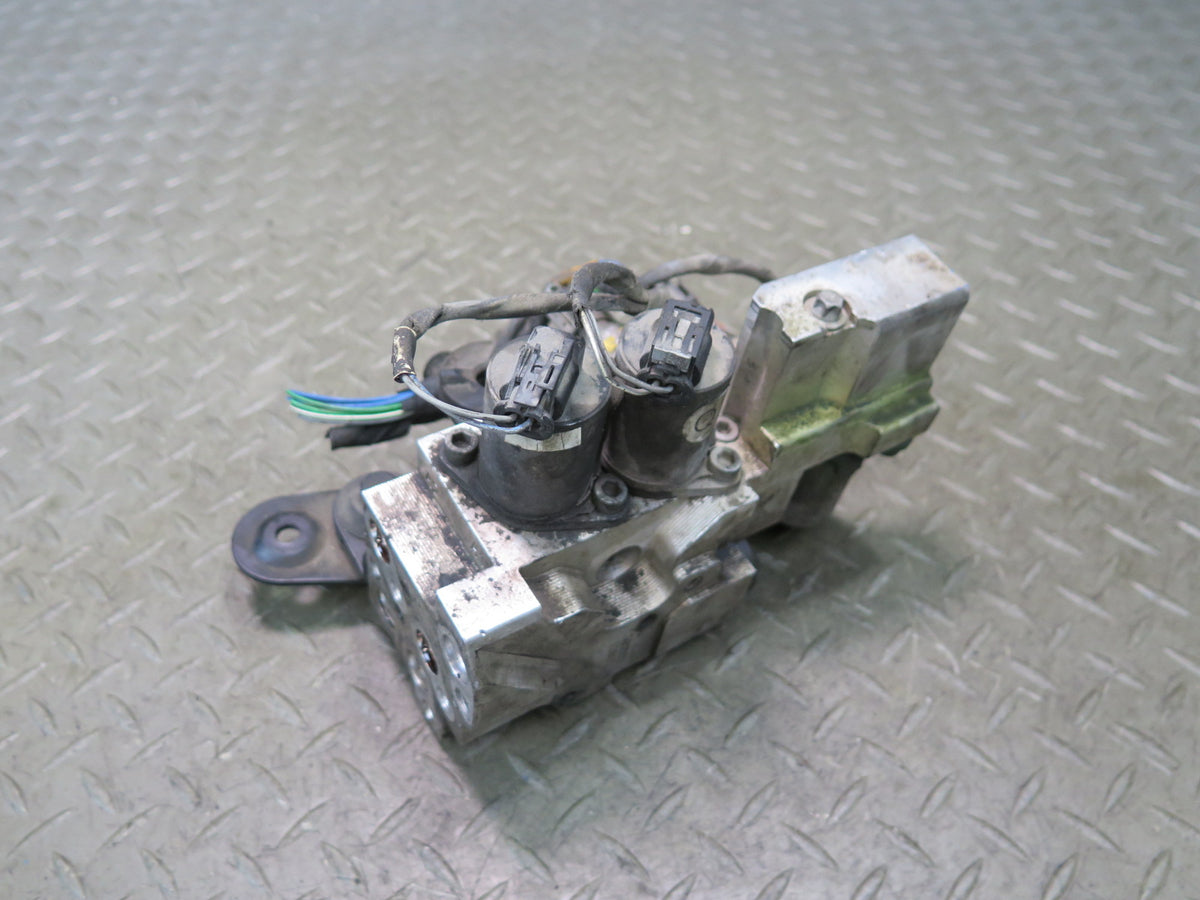 2012-2015 Mercedes X166 W166 Ml-class Front Hydraulic Suspension Control Valve