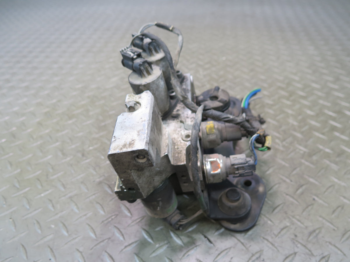 2012-2015 Mercedes X166 W166 Ml-class Front Hydraulic Suspension Control Valve