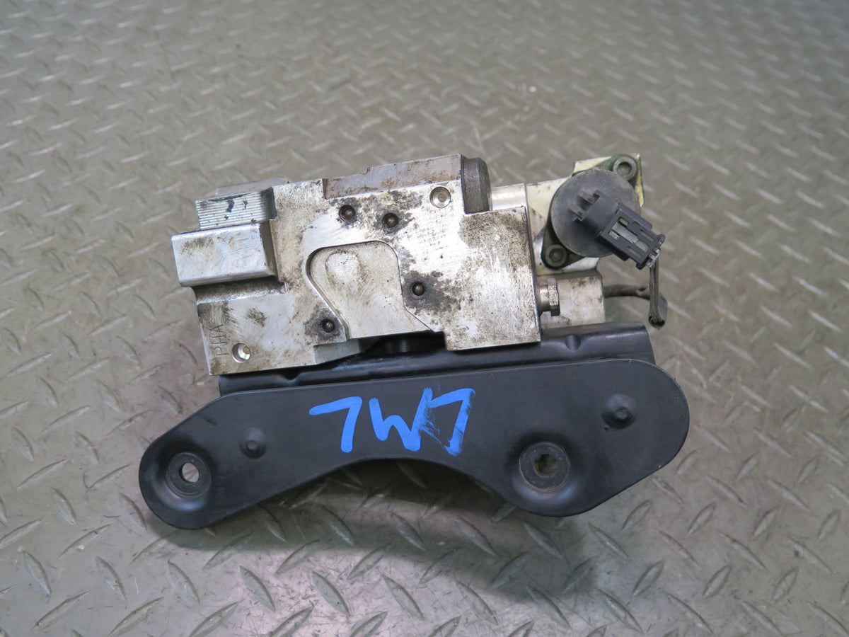 2012-2015 Mercedes X166 W166 Ml-class Front Hydraulic Suspension Control Valve