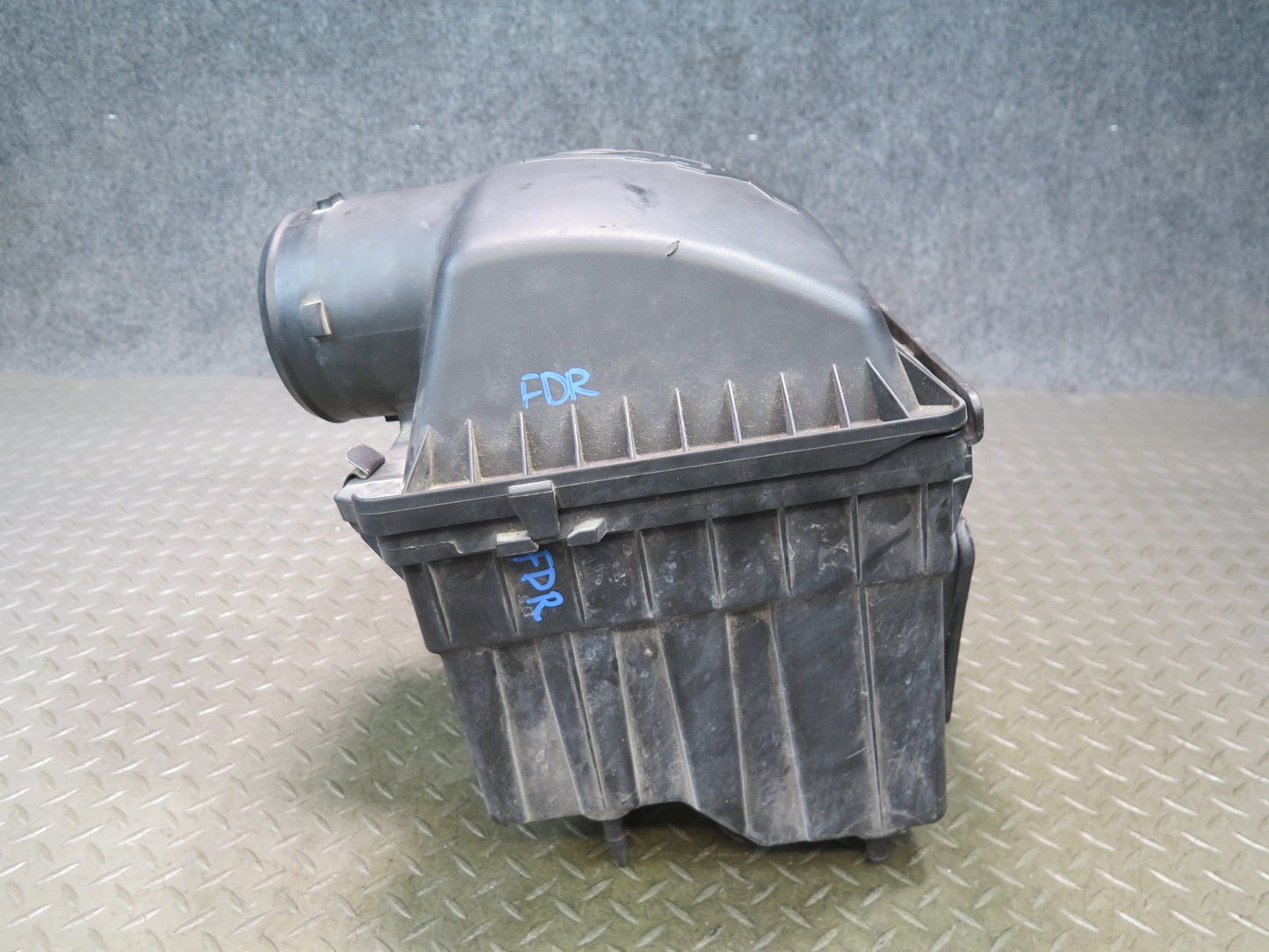 05-06 Dodge RAM SRT10 DR Air Intake Cleaner Filter Box Assembly 05029459AD OEM