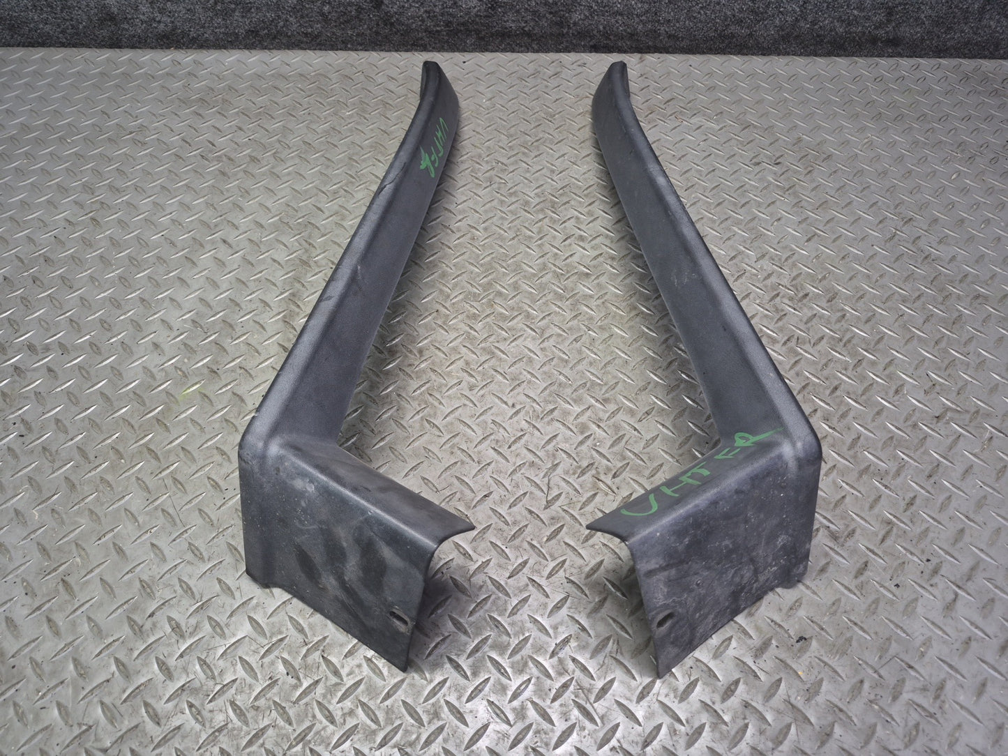 2003-2009 Hummer H2 Front Fender Flare Wheel Arch Lower Trim Molding Set of 2