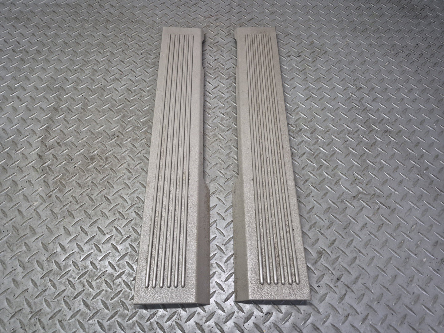 2003-2009 Hummer H2 Front Left & Right Door Scuff Sill Plate Trim Panel Set of 2