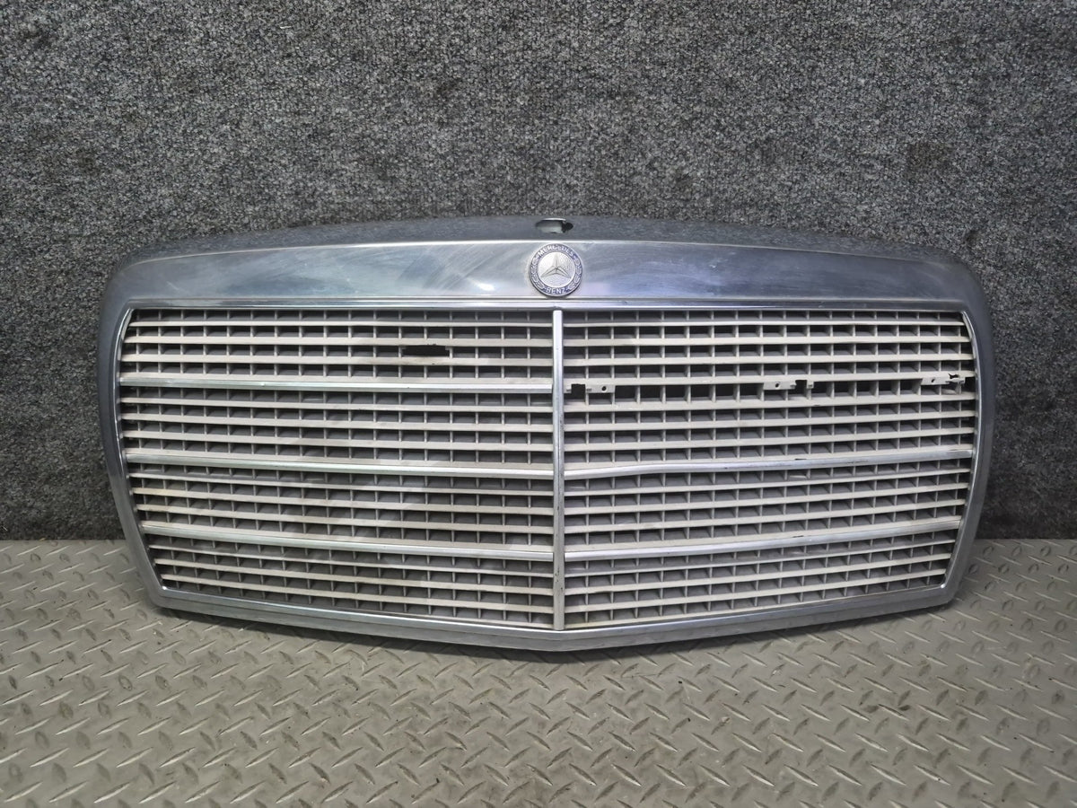 86-91 Mercedes W126 560SEL Front Hood Upper Chrome Grille Damaged