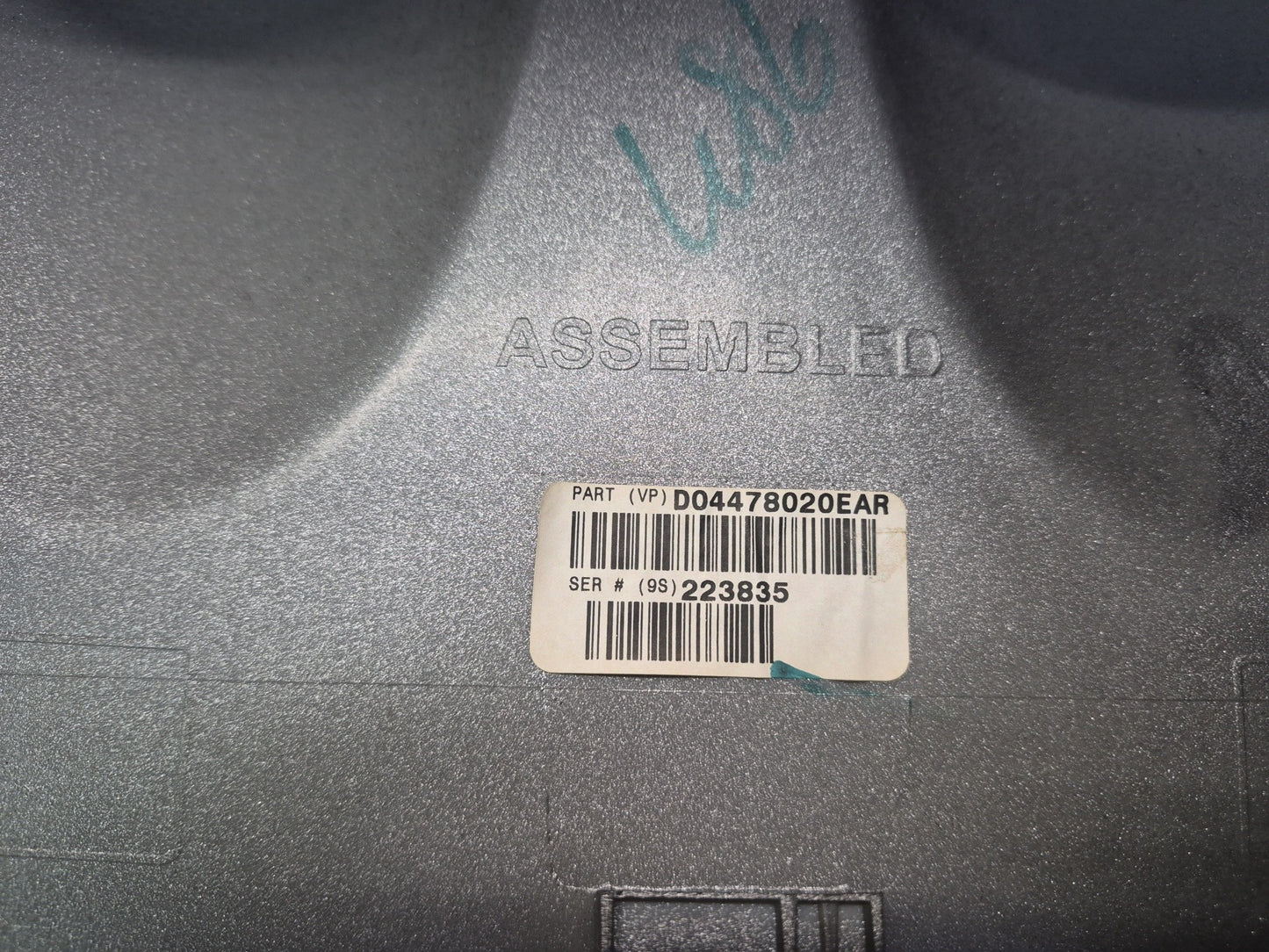2003-2007 Hummer H2 Dash Front Center Radio Trim Bezel Cover Panel W/ Air Vents