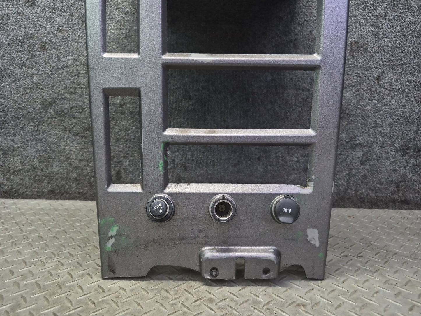 2003-2007 Hummer H2 Dash Front Center Radio Trim Bezel Cover Panel W/ Air Vents