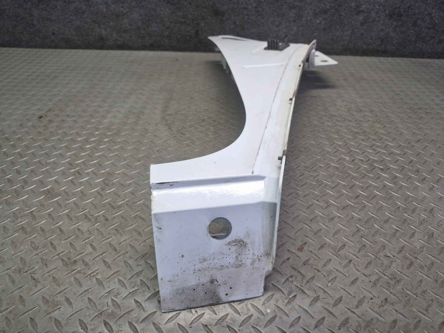 2003-2009 Hummer H2 Front Right Fender Shell Cover Panel Olympic White 15062998