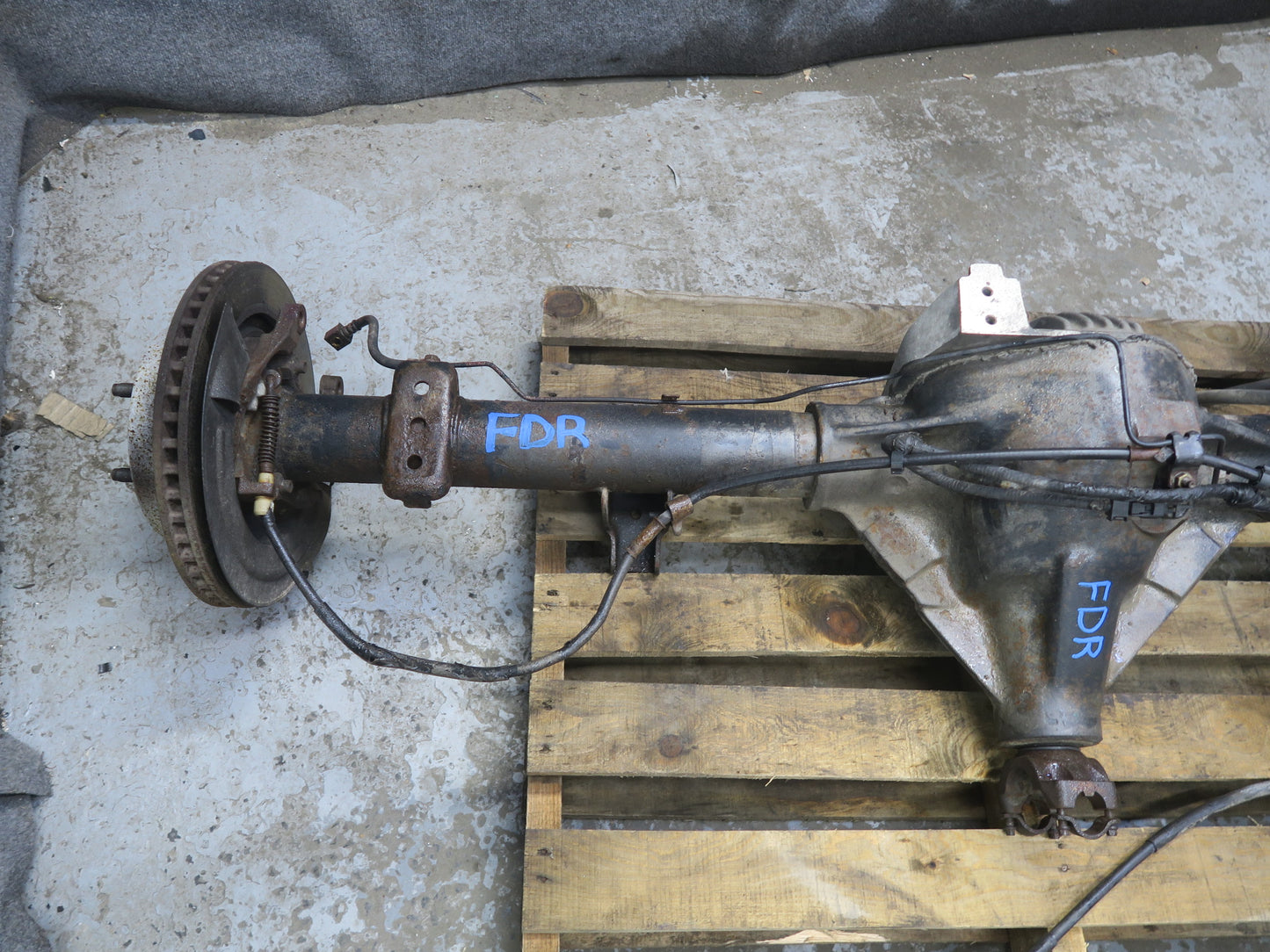 05-06 Dodge RAM SRT10 DR 4x2 Dana Super 60 Rear Axle Assembly 4.56 Ratio OEM