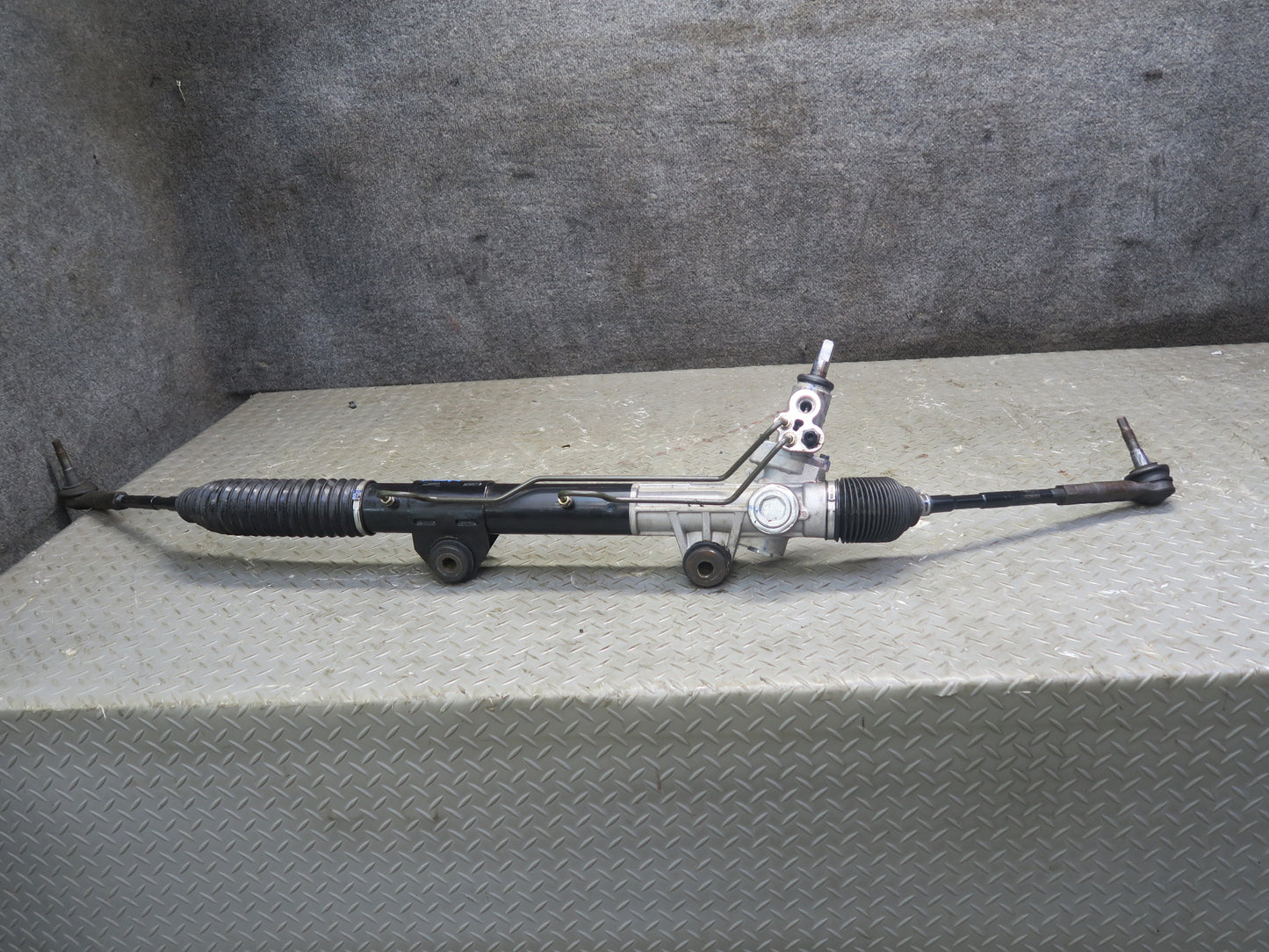 04-08 Dodge RAM 1500 DR 4x2 Power Steering Rack & Pinion OEM