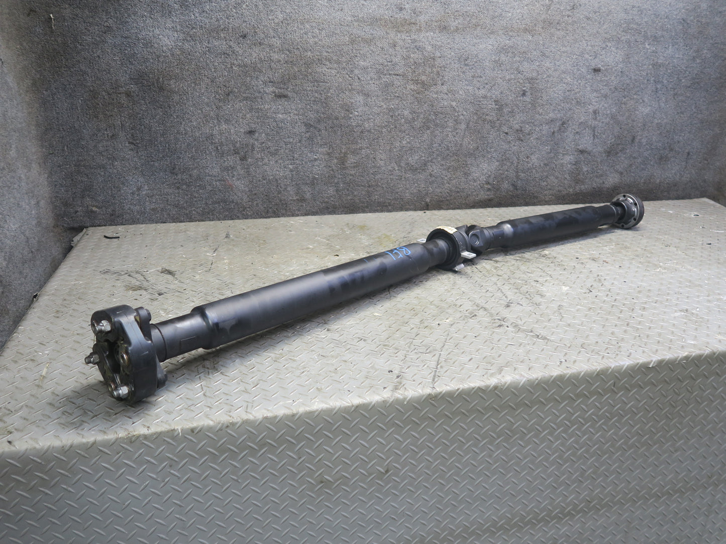 2012-2016 BMW F10 M5 M/T DCT Rear Driveshaft Drive Shaft 2284490