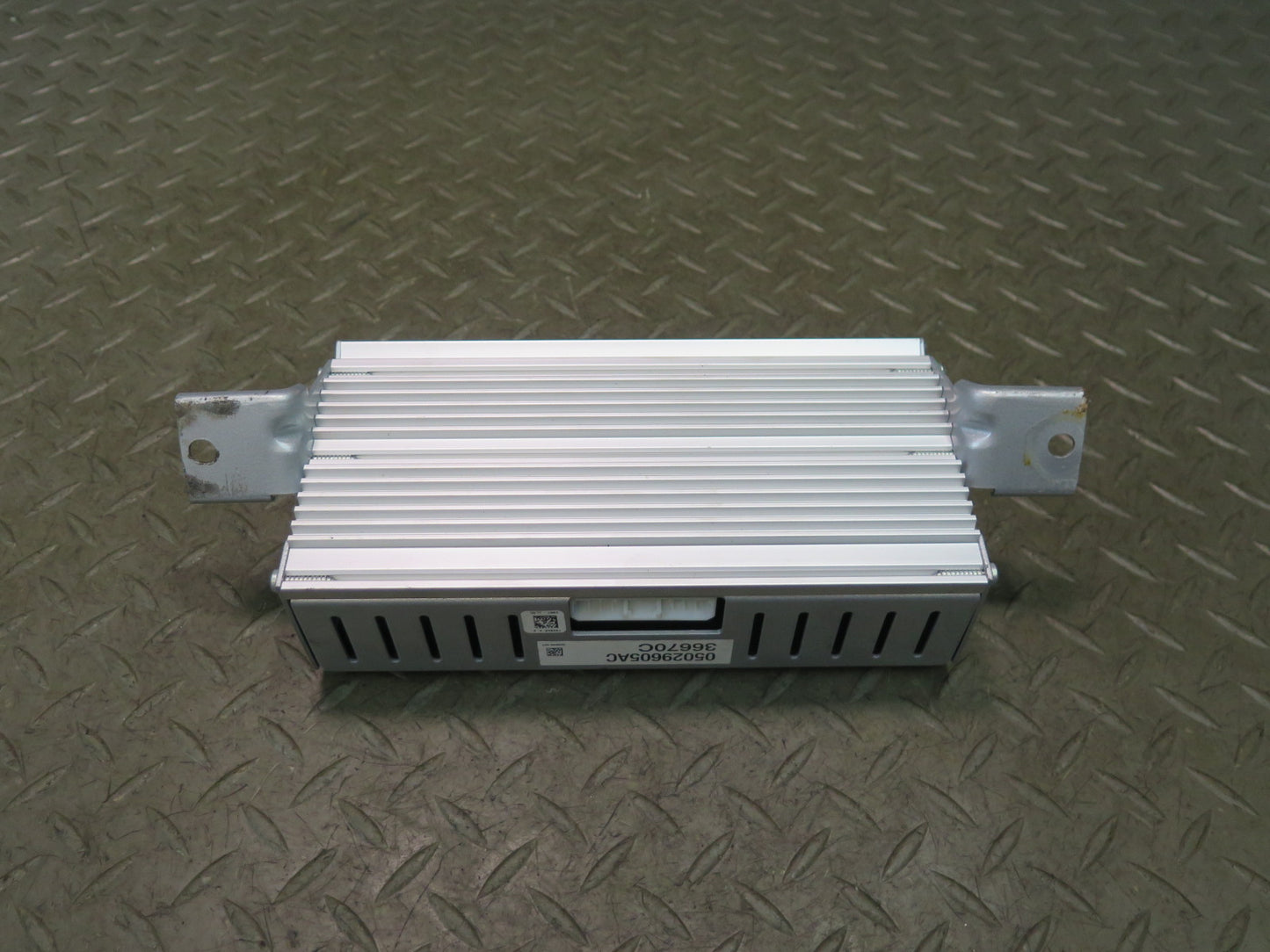 2005 Dodge RAM SRT10 DR Infinity Audio System Amplifier AMP 05029605AC OEM