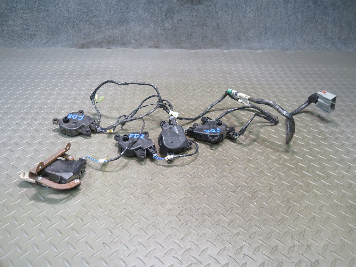 02-05 Dodge RAM 1500 DR A/C Heater Flap Door Actuator Motor Wiring Set OEM