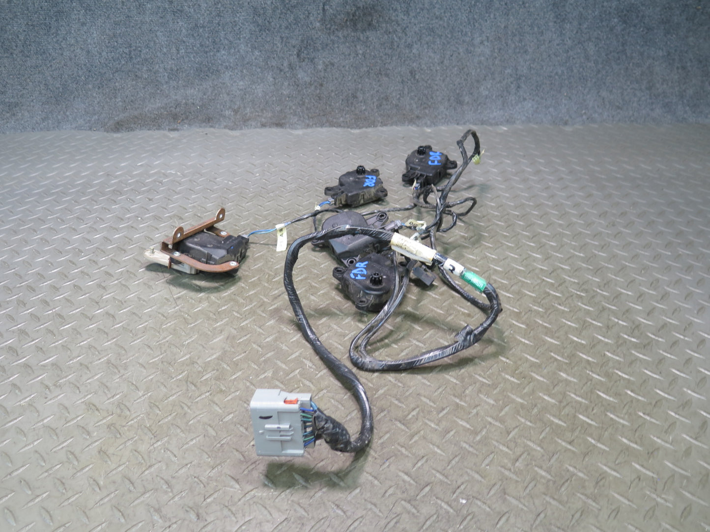 02-05 Dodge RAM 1500 DR A/C Heater Flap Door Actuator Motor Wiring Set OEM