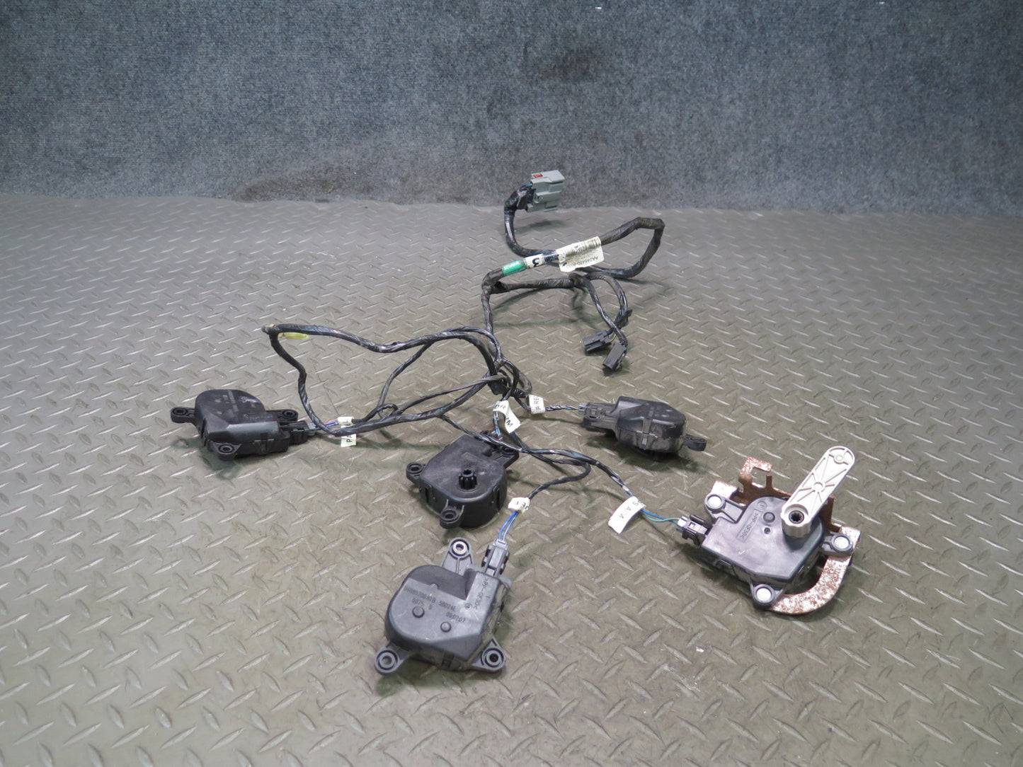 02-05 Dodge RAM 1500 DR A/C Heater Flap Door Actuator Motor Wiring Set OEM