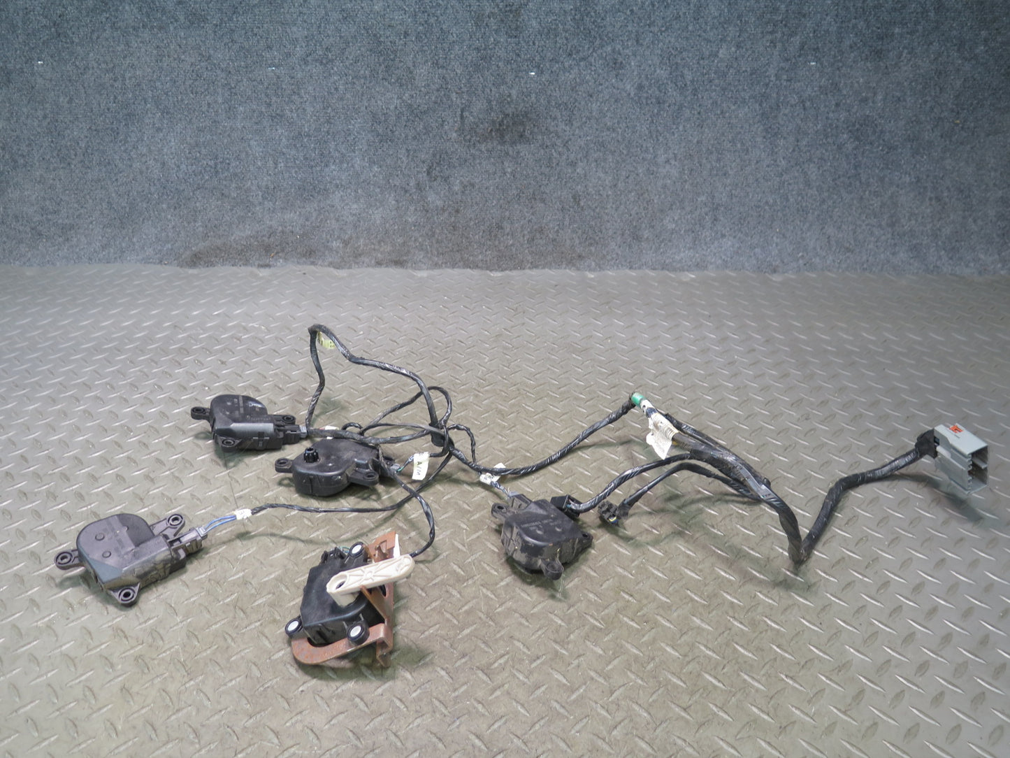 02-05 Dodge RAM 1500 DR A/C Heater Flap Door Actuator Motor Wiring Set OEM