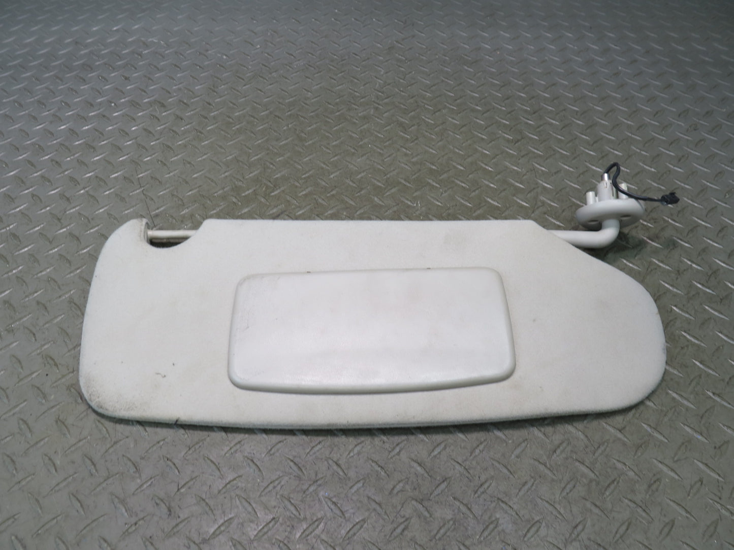02-08 Dodge RAM 1500 DR Front Left & Right Sun Visor Set of 2