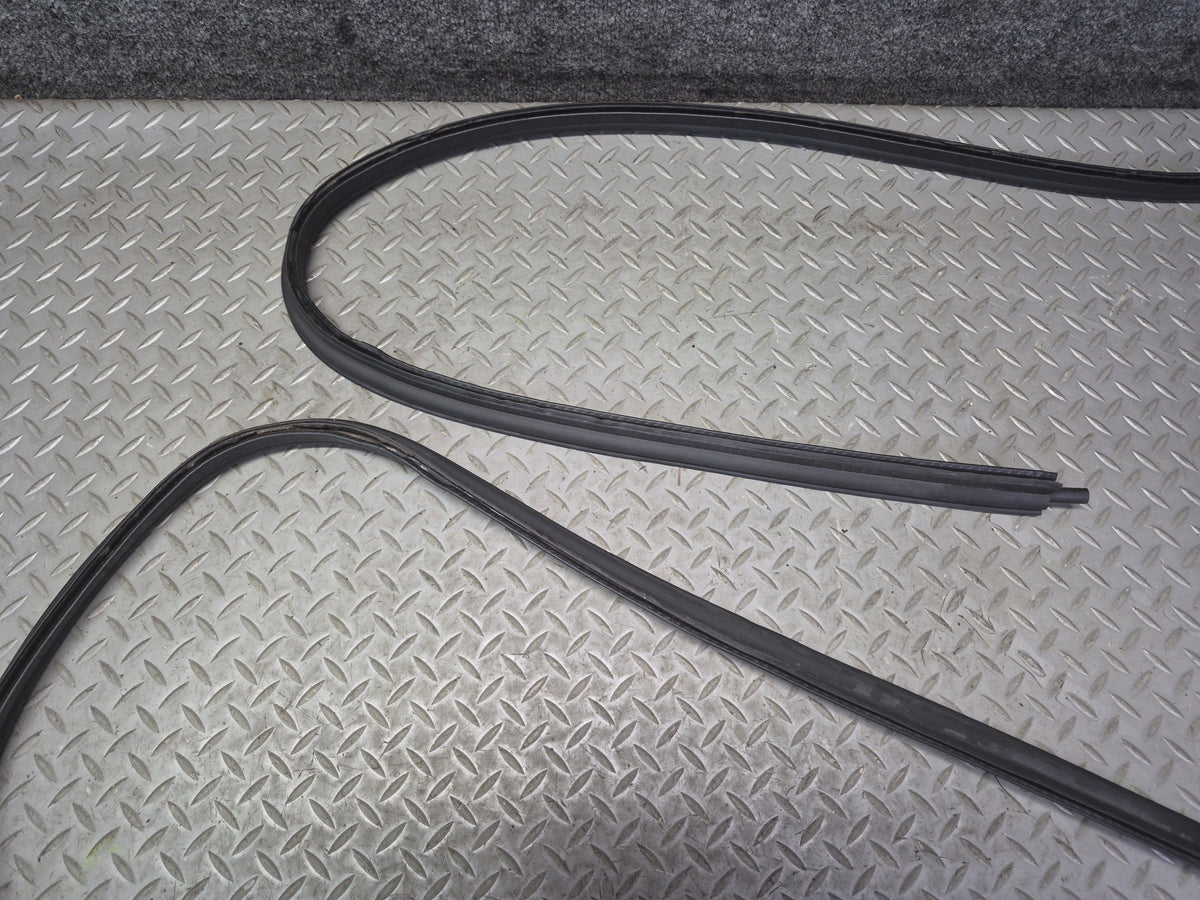 2003-2009 Hummer H2 Rear Trunk Tailgate Lift Gate Weather Strip Rubber Seal