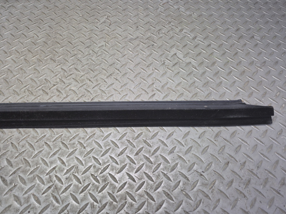2003-2009 Hummer H2 Front Left Window Outer Inner Weatherstrip Rubber Seal Set