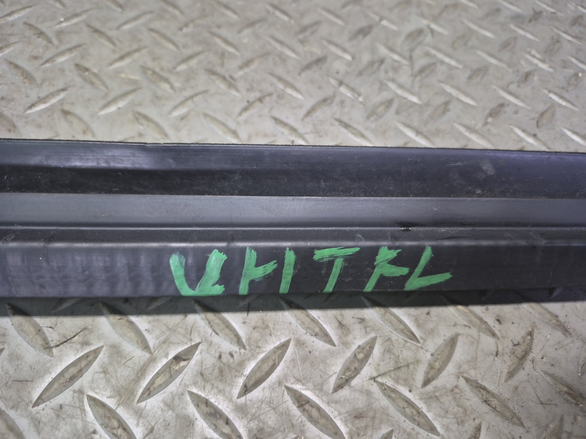 2003-2009 Hummer H2 Front Left Window Outer Inner Weatherstrip Rubber Seal Set